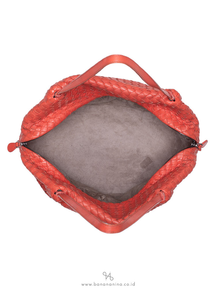 BOTTEGA VENETA Intrecciato Nappa Cube Bag Coral