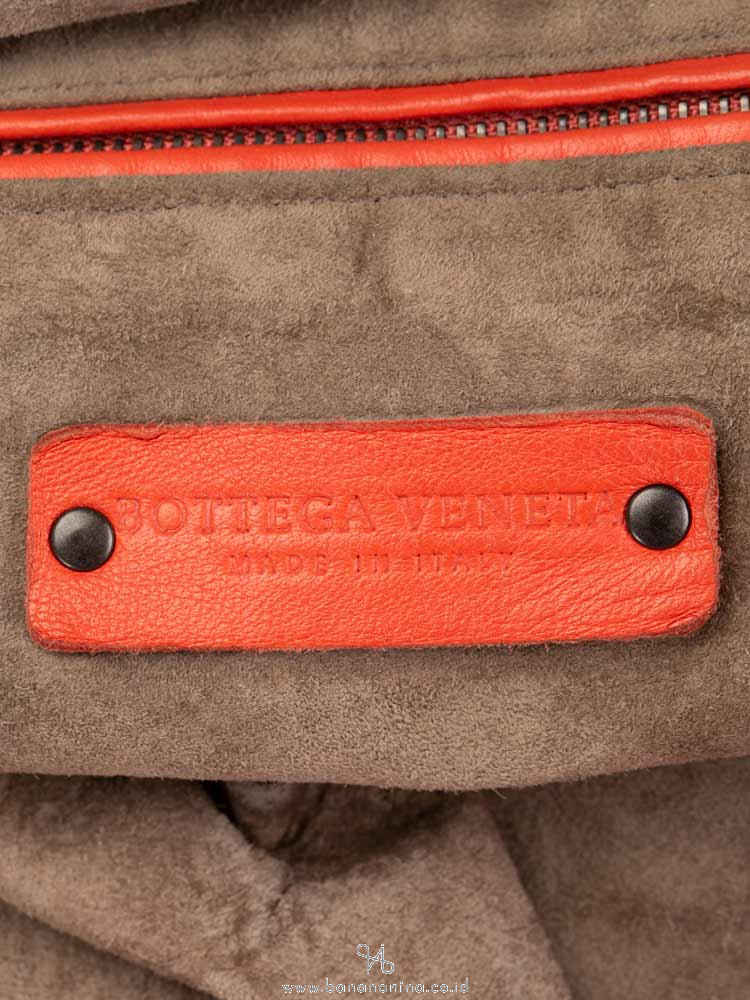 BOTTEGA VENETA Intrecciato Nappa Cube Bag Coral
