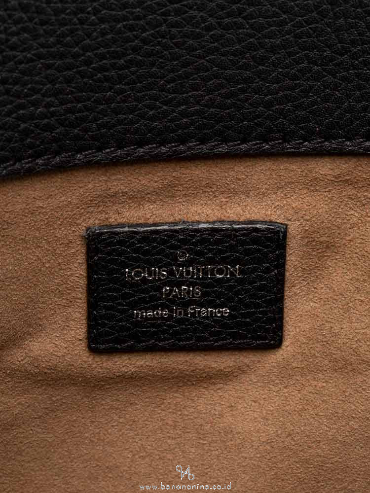 LOUIS VUITTON Mahina Sevres Noir
