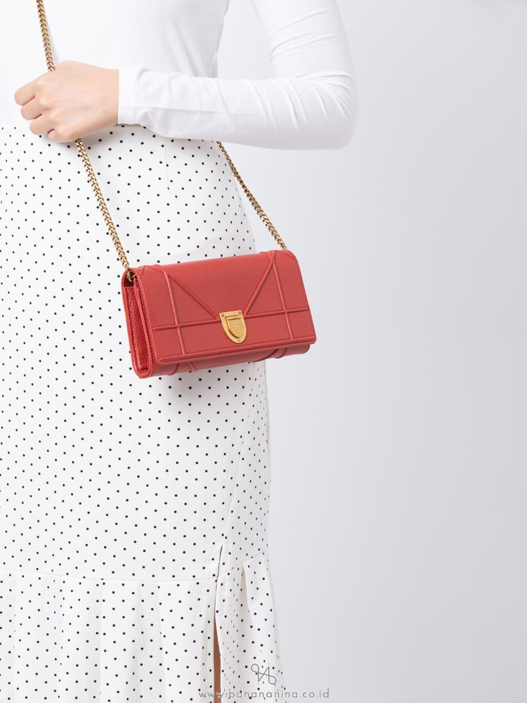 CHRISTIAN DIOR Dior Grained Calfskin Diorama Chain Wallet Rusty Red