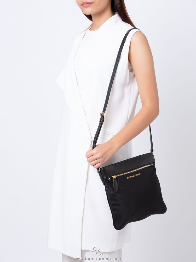 MICHAEL KORS Connie Nylon Large NS Crossbody Black