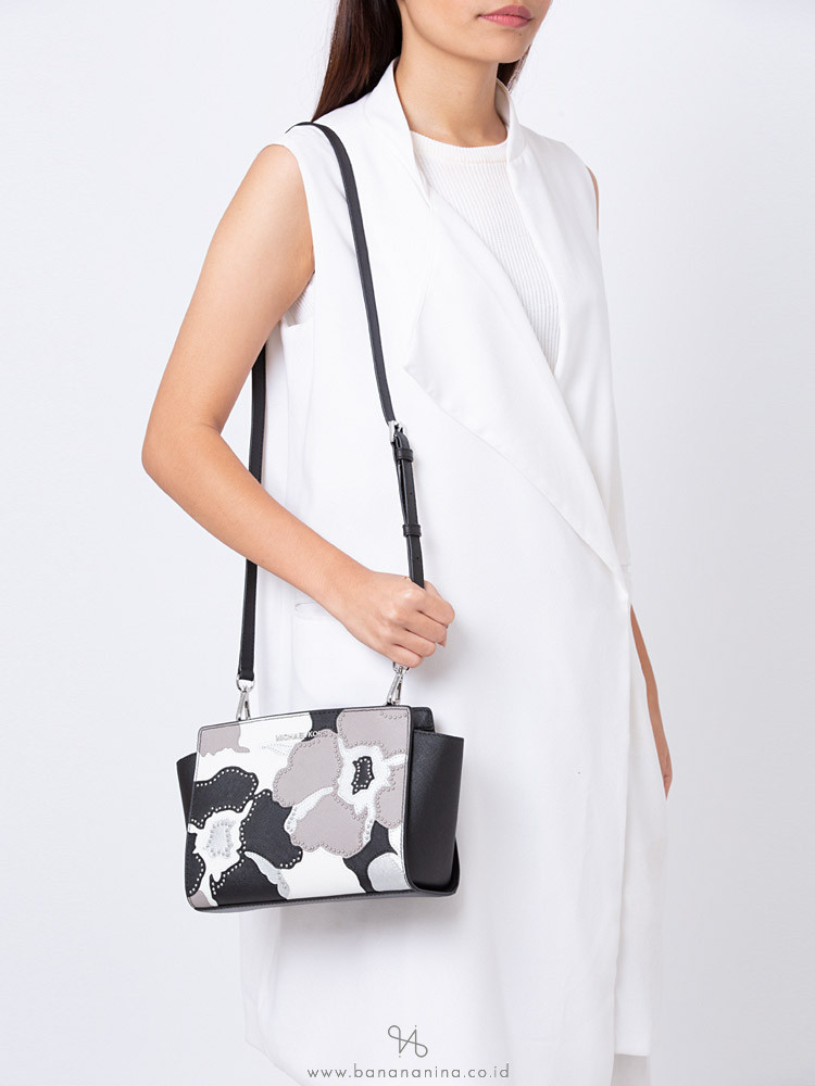 MICHAEL KORS Selma Studded Floral Medium Messenger Black Pearl Grey
