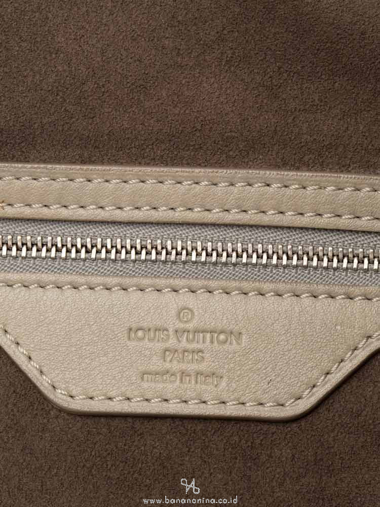 LOUIS VUITTON Monogram Antheia Ixia PM Gris Clair