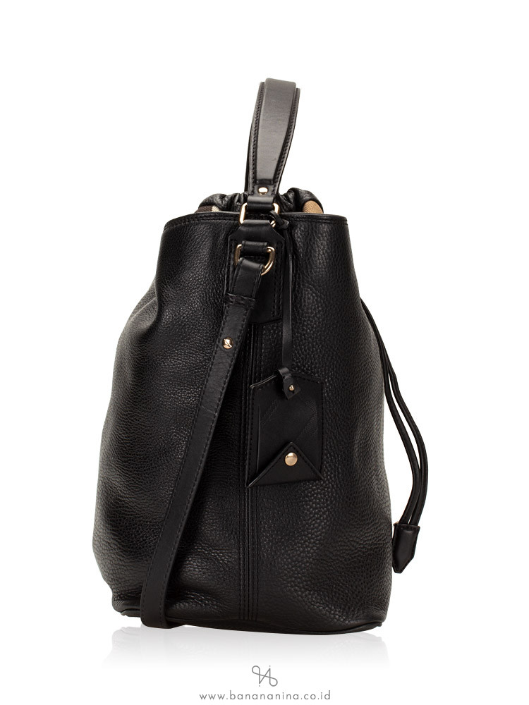 BURBERRY Grainy Leather Medium Susanna Hobo Black
