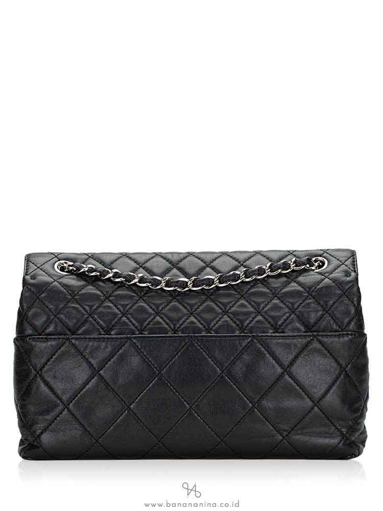 CHANEL Quilted Lambskin Business Flap Bag Black