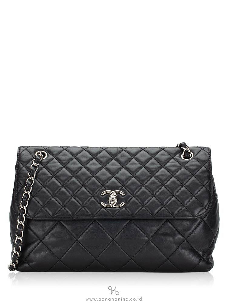 CHANEL Quilted Lambskin Business Flap Bag Black