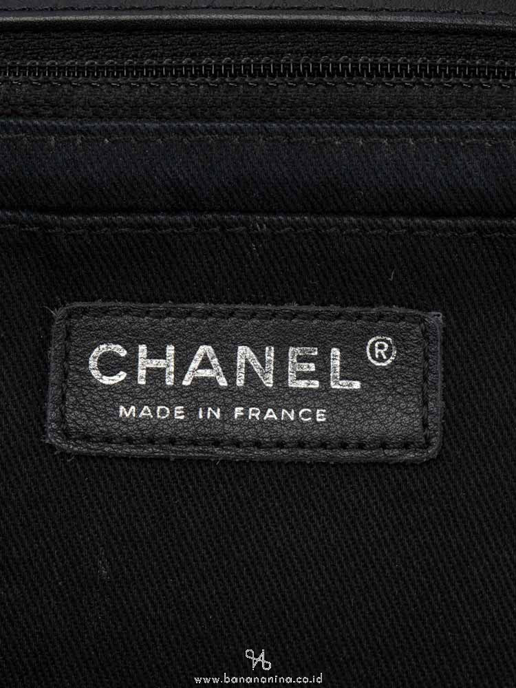 CHANEL Quilted Lambskin Business Flap Bag Black
