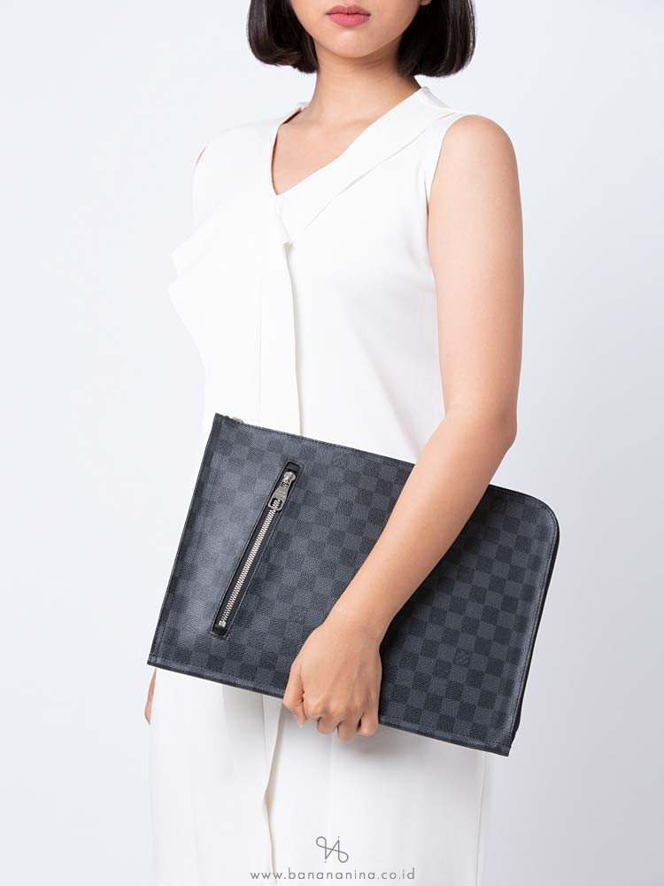 LOUIS VUITTON Damier Graphite Porte-Documents Voyage PM