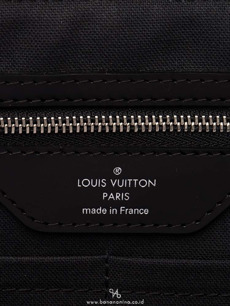 LOUIS VUITTON Damier Graphite Porte-Documents Voyage PM