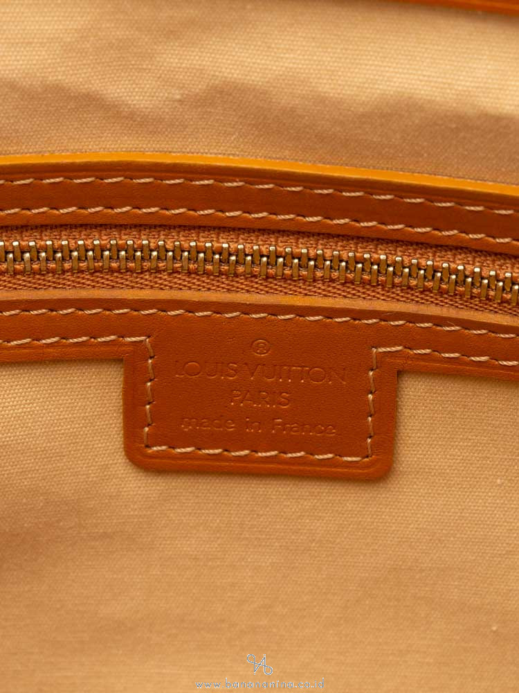 LOUIS VUITTON Mini Lin Josephine PM Beige