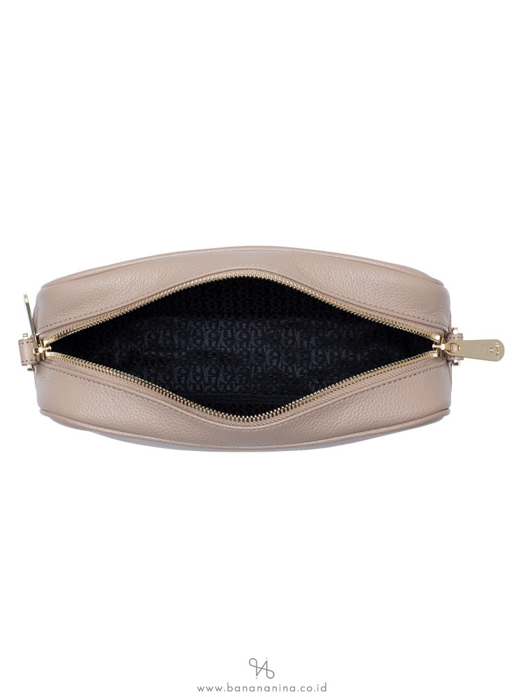 AIGNER Amy Leather Crossbody Nougat