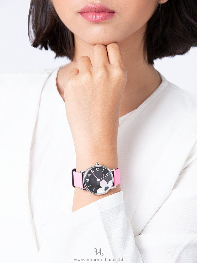 MARC JACOBS MJ1622 Classic Daisy Rubber Strap Black Pink