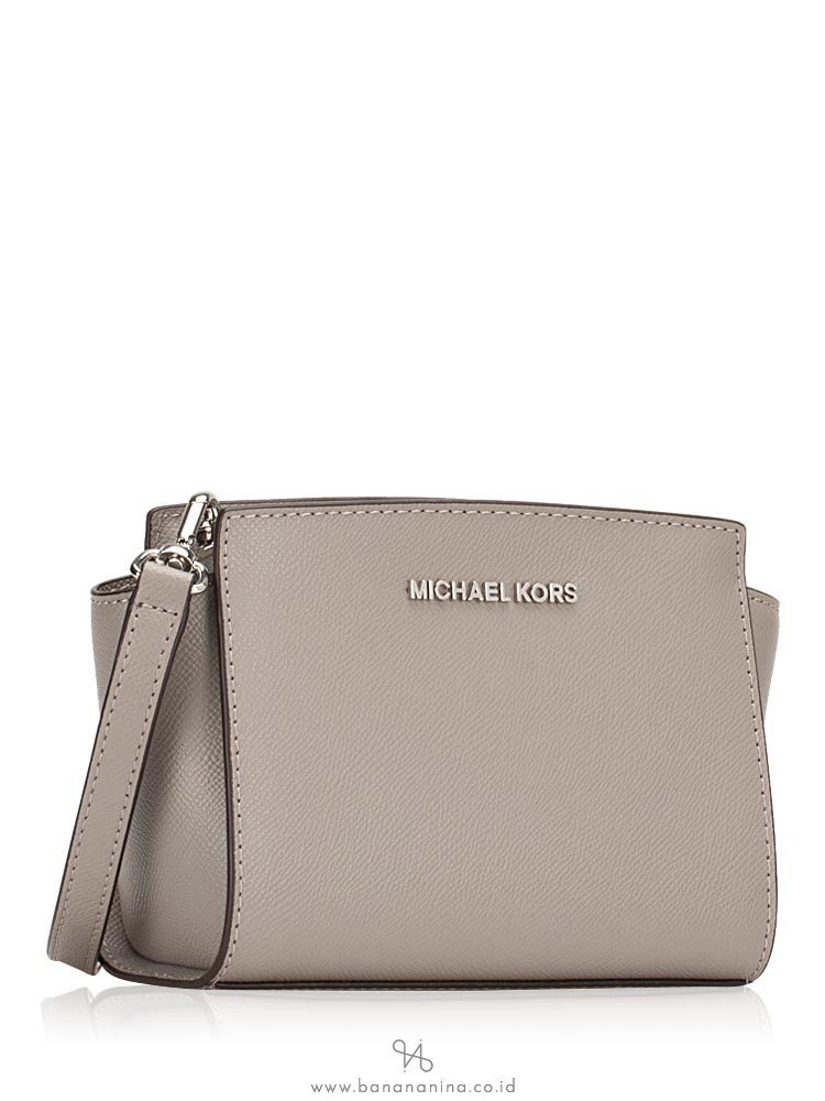 MICHAEL KORS Selma Leather Mini Messenger Pearl Grey