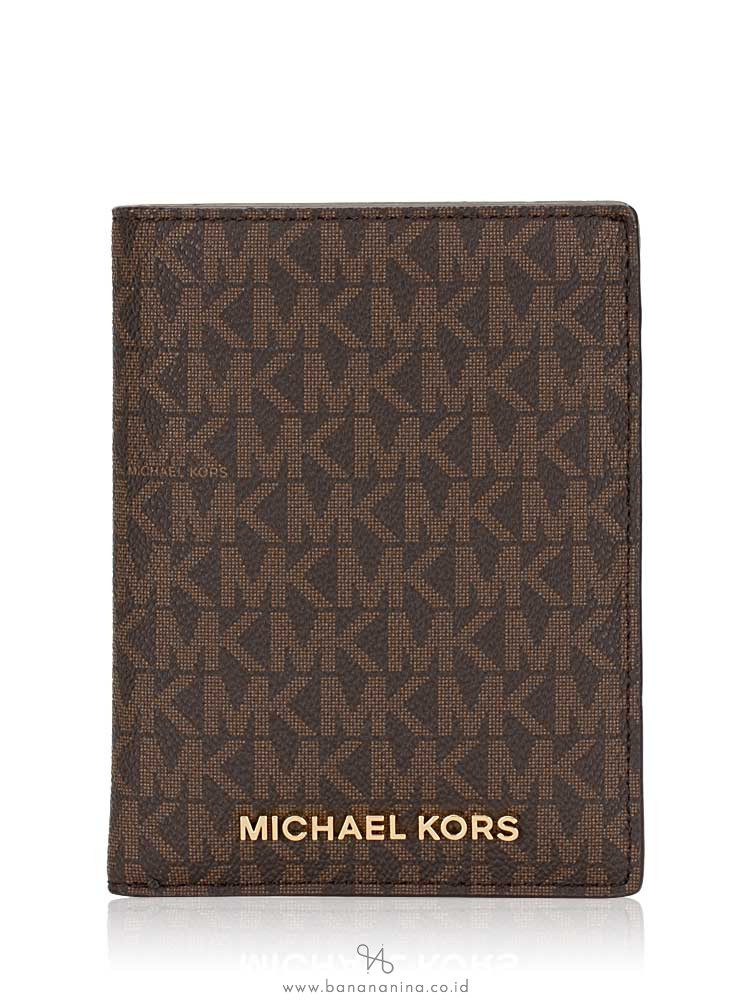 MICHAEL KORS Jet Set Travel Signature Passport Case Brown Acorn