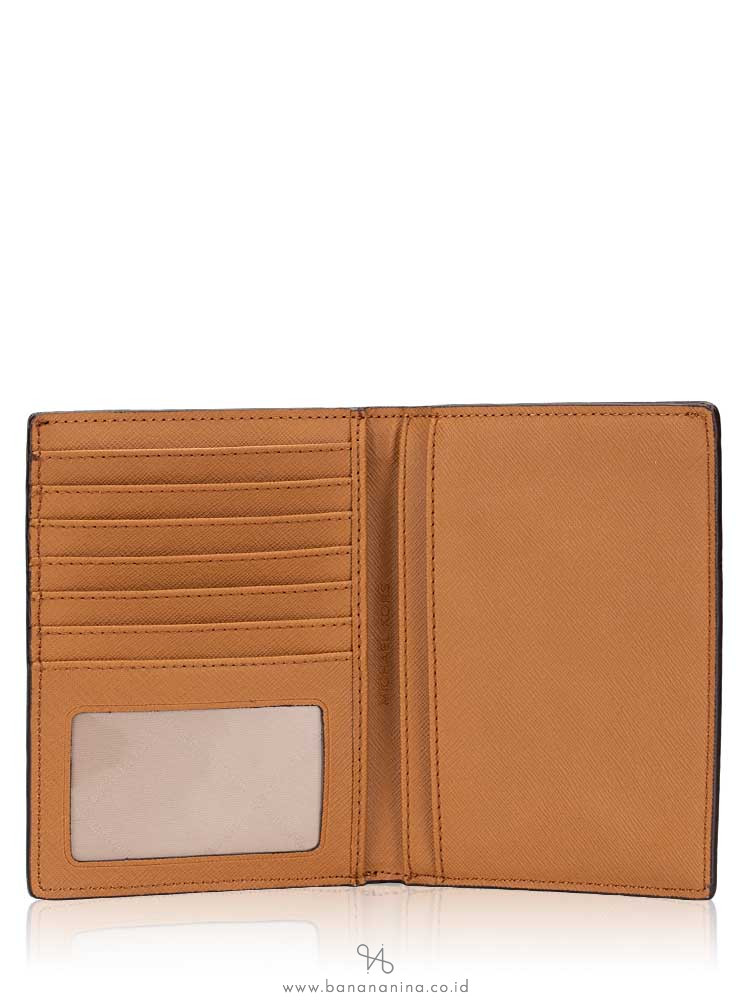 MICHAEL KORS Jet Set Travel Signature Passport Case Brown Acorn