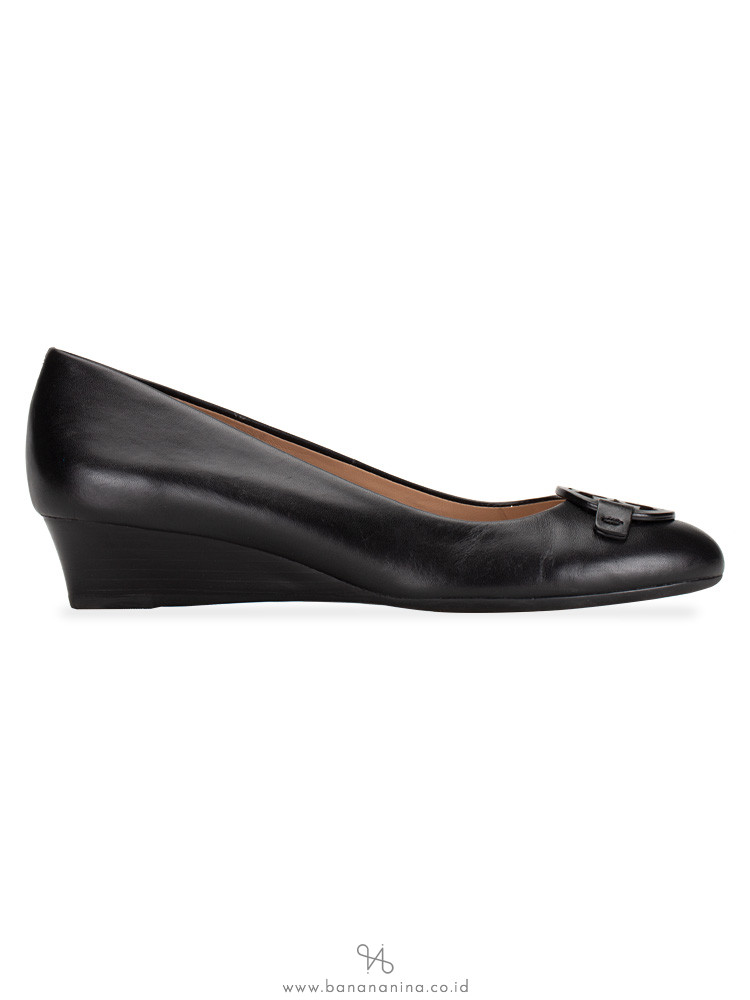 TORY BURCH Miller Leather Wedges Black Sz 7.5
