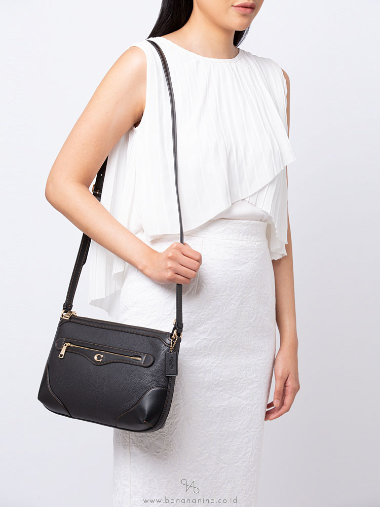 COACH 72839 Ivie Leather Messenger Black