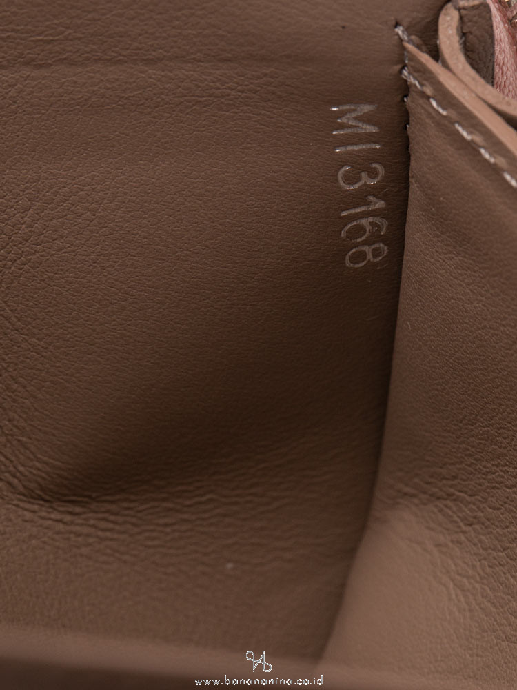 LOUIS VUITTON Portefeuille Comete Wallet Magnolia