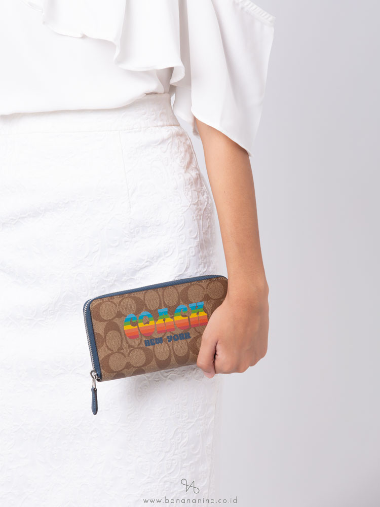 COACH 73510 Signature Ani Zip Wallet Khaki Multi