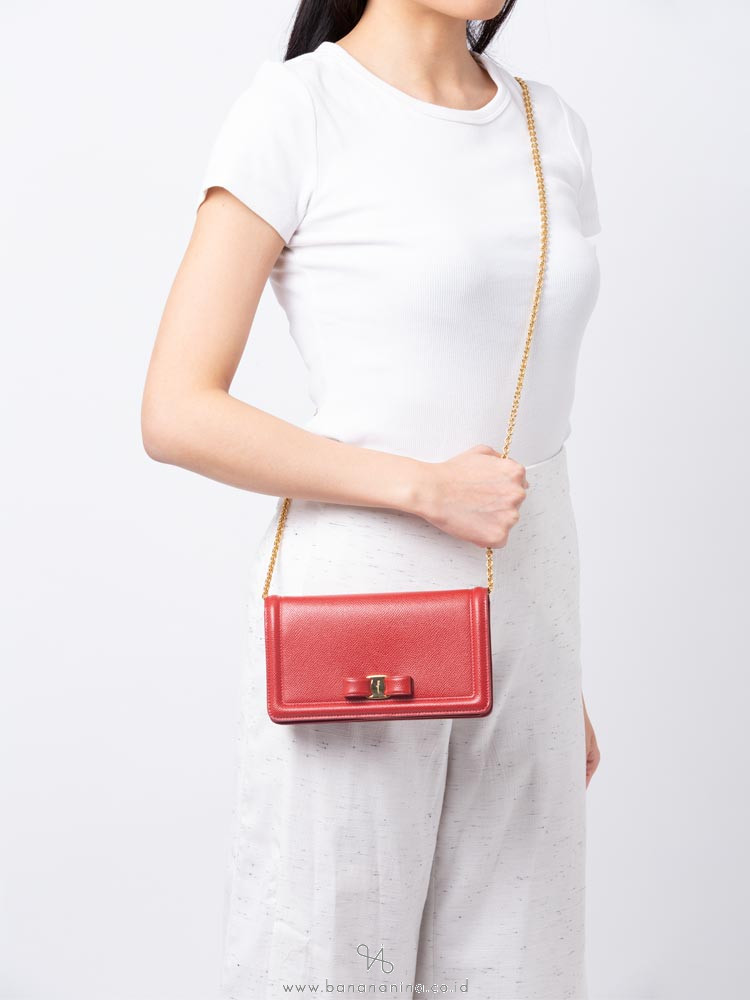 SALVATORE FERRAGAMO Vara Wallet On Chain Rosso Red