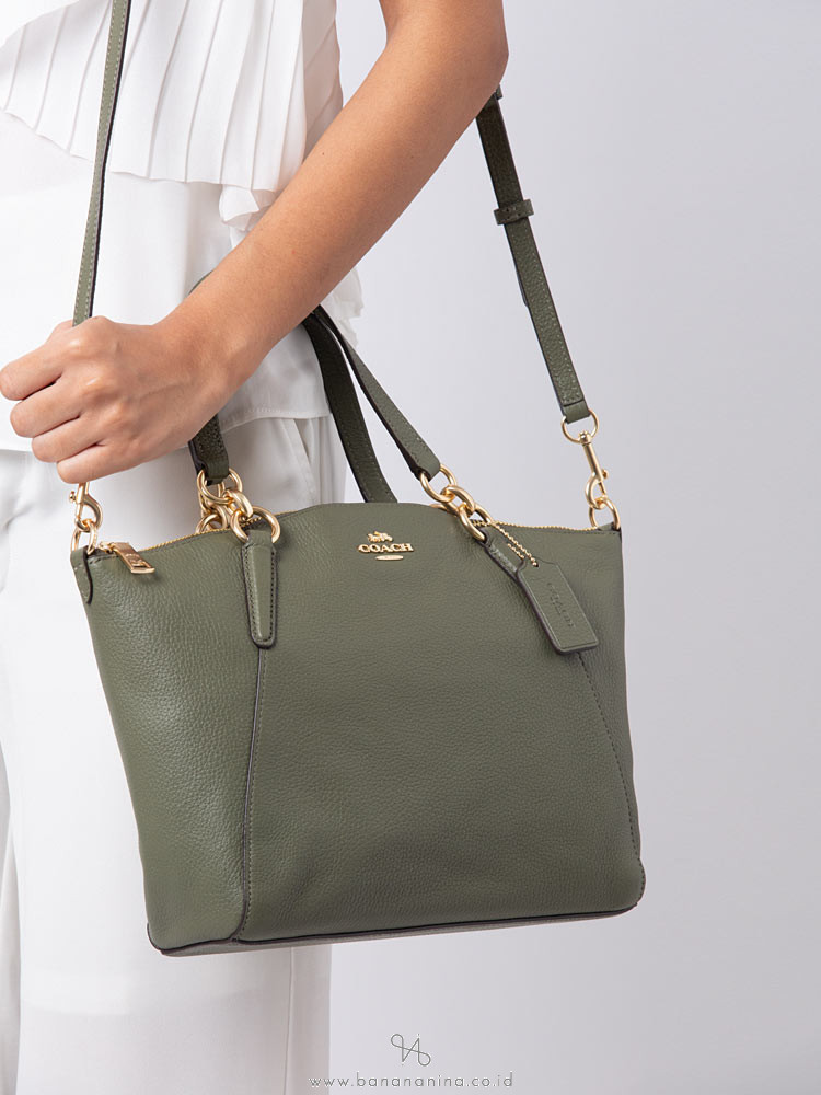 COACH 28993 Pebbled Leather Small Kelsey Military Green