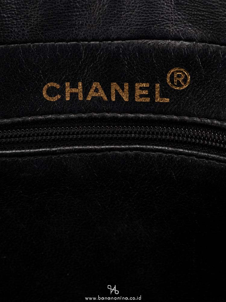 CHANEL Vintage Lambskin Classic Flap Camera Bag Black