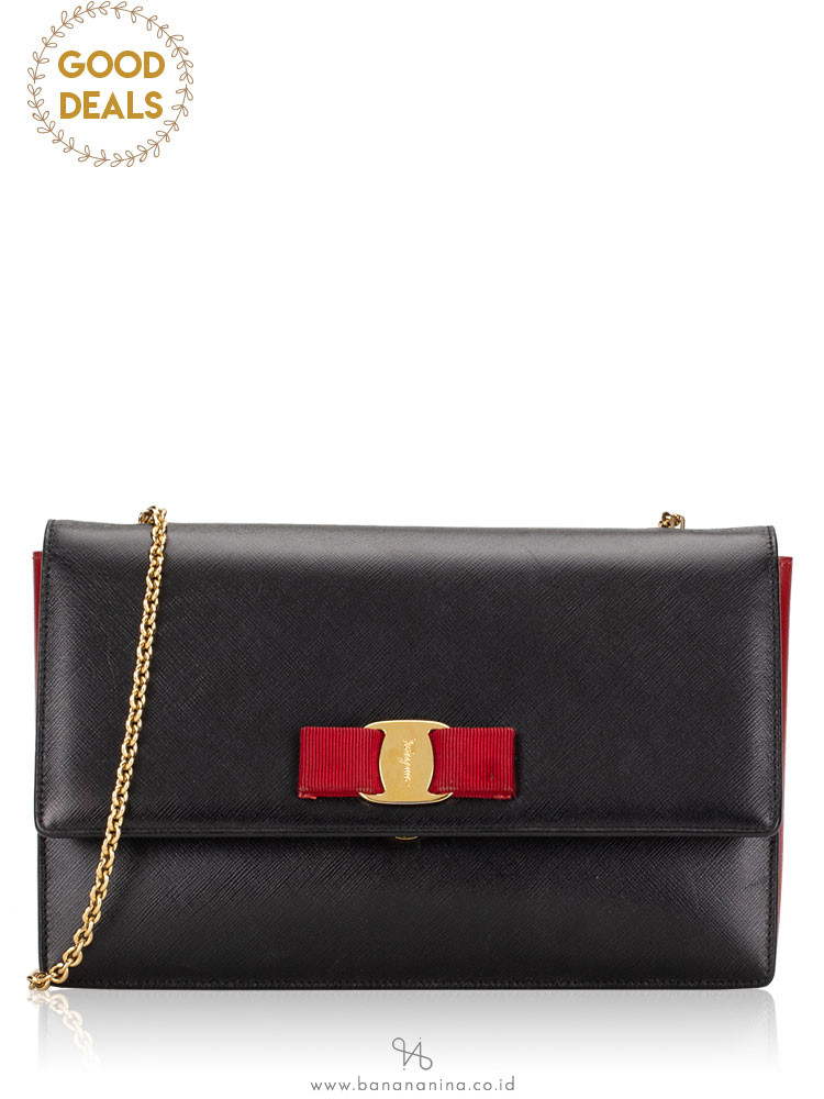 SALVATORE FERRAGAMO Ginny Vara Medium Leather Crossbody Black Red