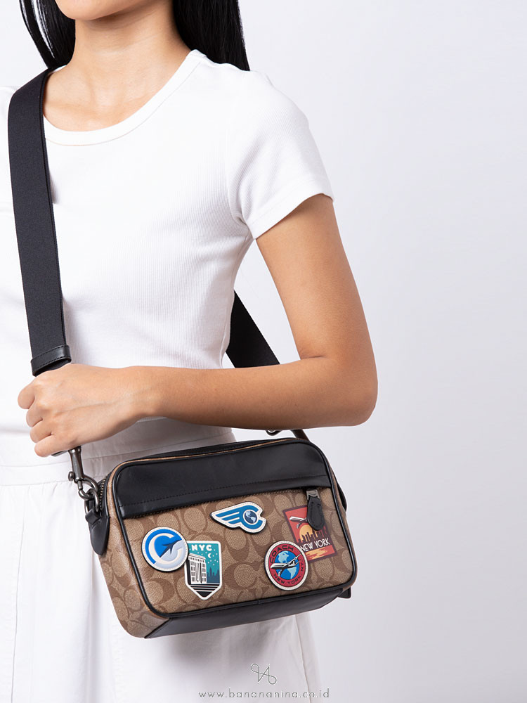 COACH 72947 Signature Graham Travel Patches Crossbody Tan
