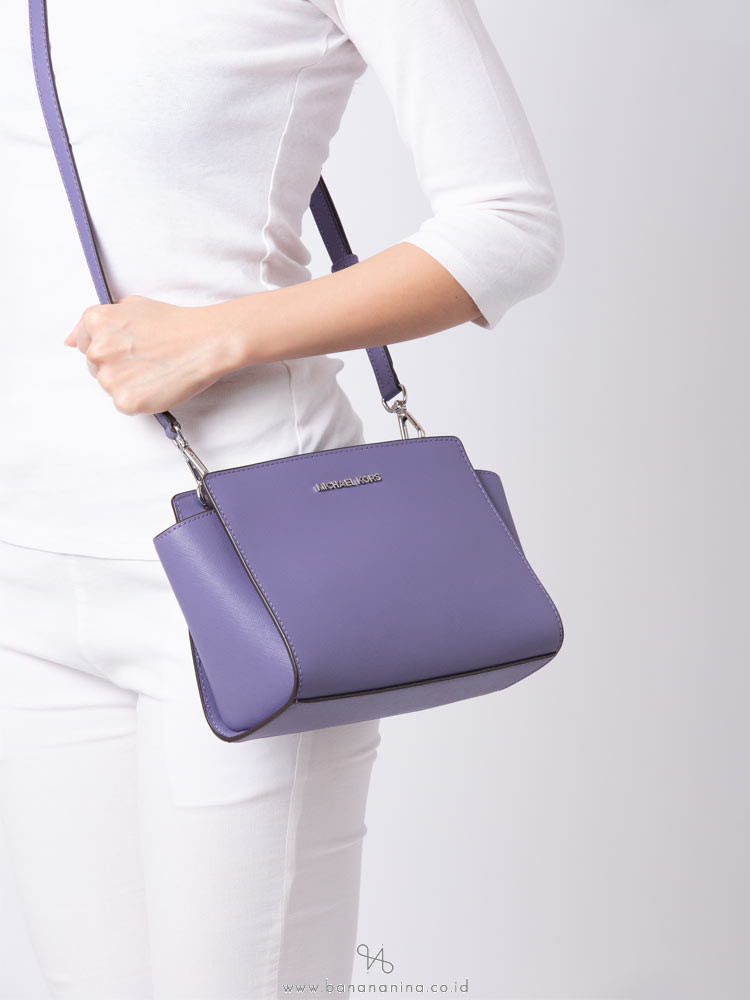 MICHAEL KORS Selma Saffiano Medium Messenger Amethyst