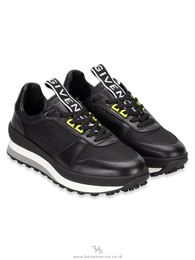 GIVENCHY Men TR3 Runner Sneakers Black Sz 41