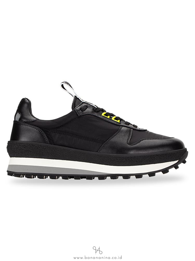 GIVENCHY Men TR3 Runner Sneakers Black Sz 41