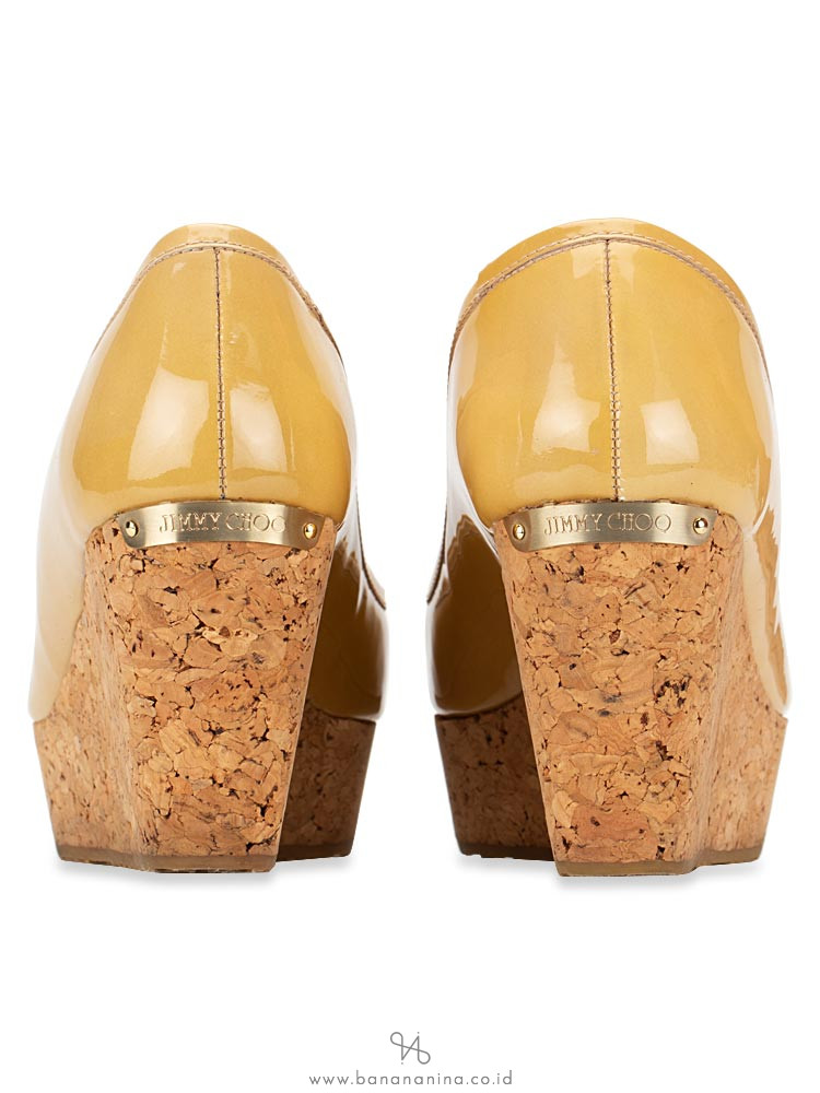 JIMMY CHOO Purdey Peep Toe Patent Wedges Nude Sz 35.5