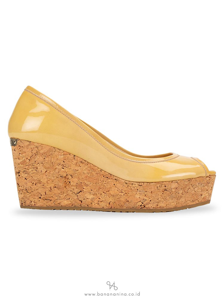 JIMMY CHOO Purdey Peep Toe Patent Wedges Nude Sz 35.5