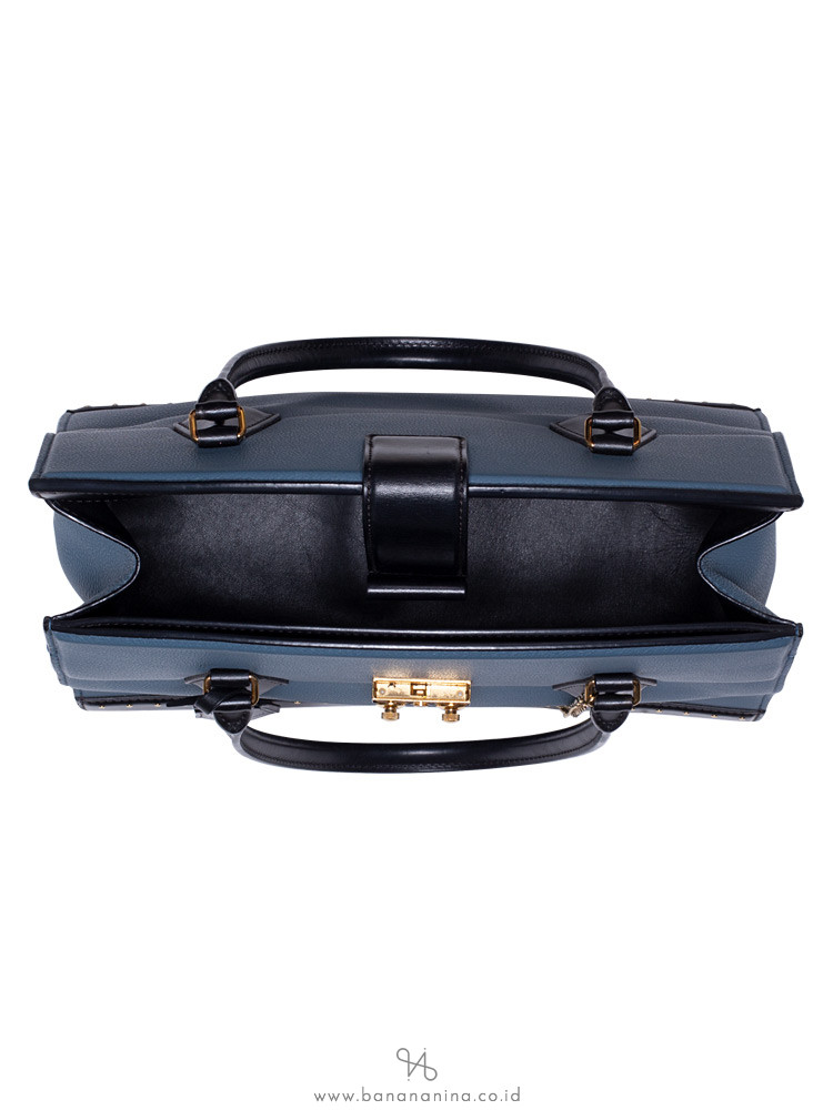 LOUIS VUITTON Taurillon Cour Marly MM Bleu