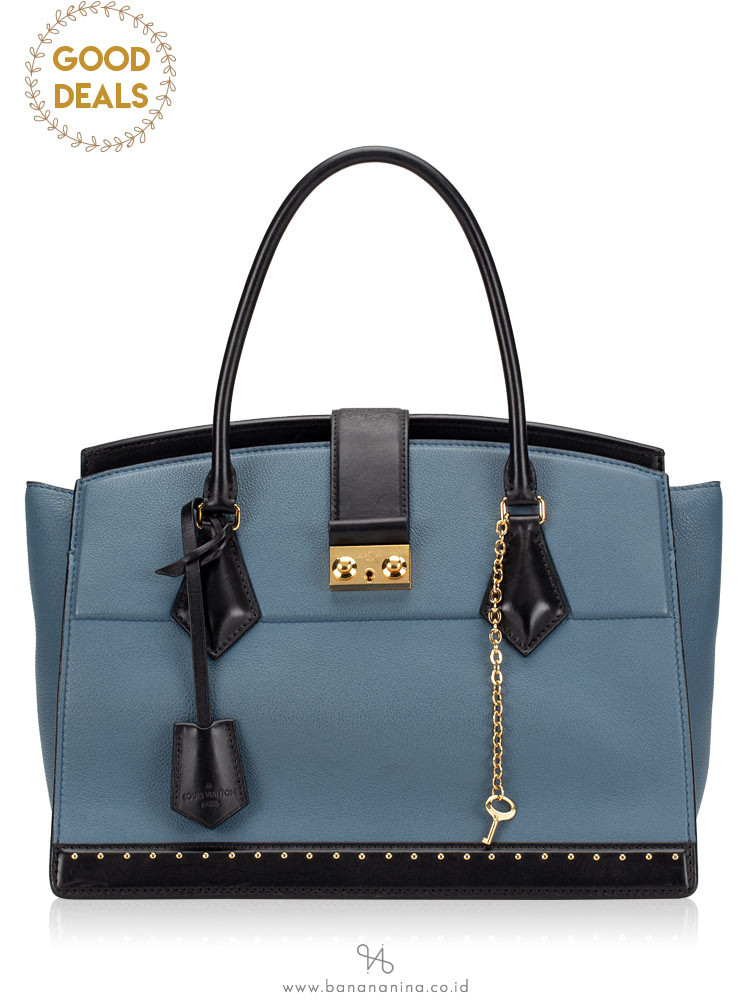 LOUIS VUITTON Taurillon Cour Marly MM Bleu