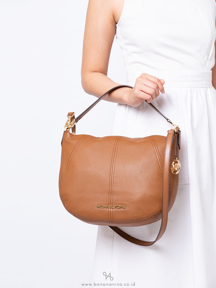 MICHAEL KORS Bedford Leather Medium Crescent Shoulder Bag Luggage