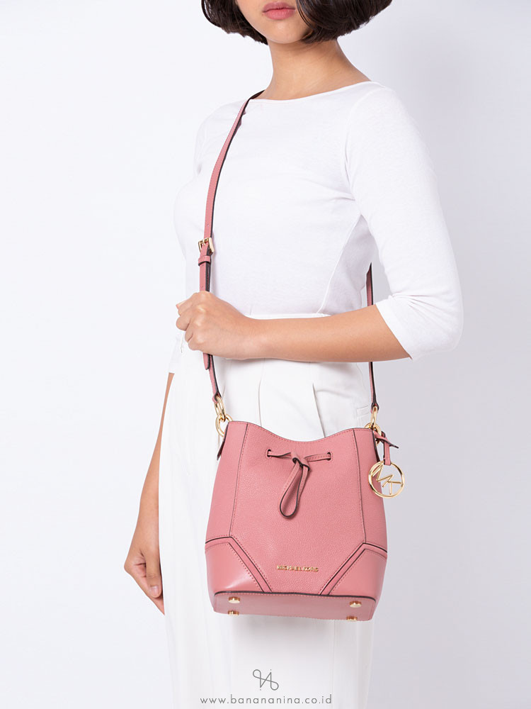 mk nicole bucket bag