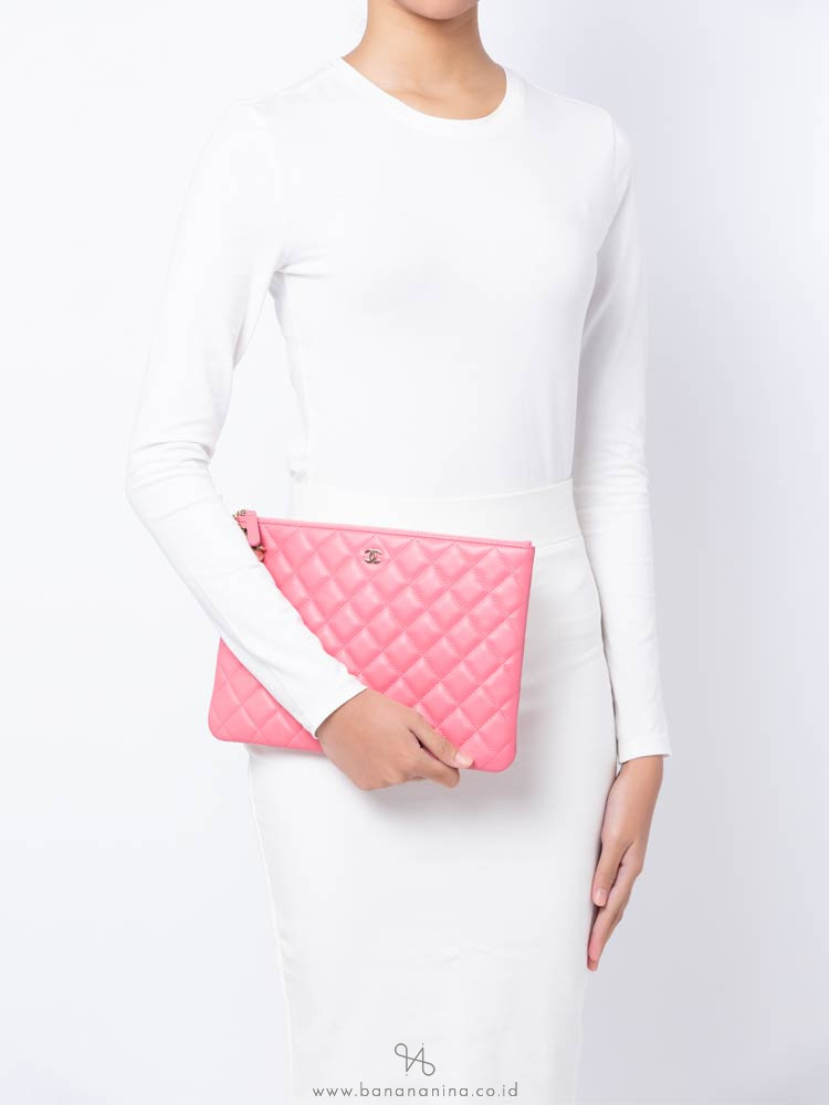 CHANEL Lambskin Large O Case Clutch Pink
