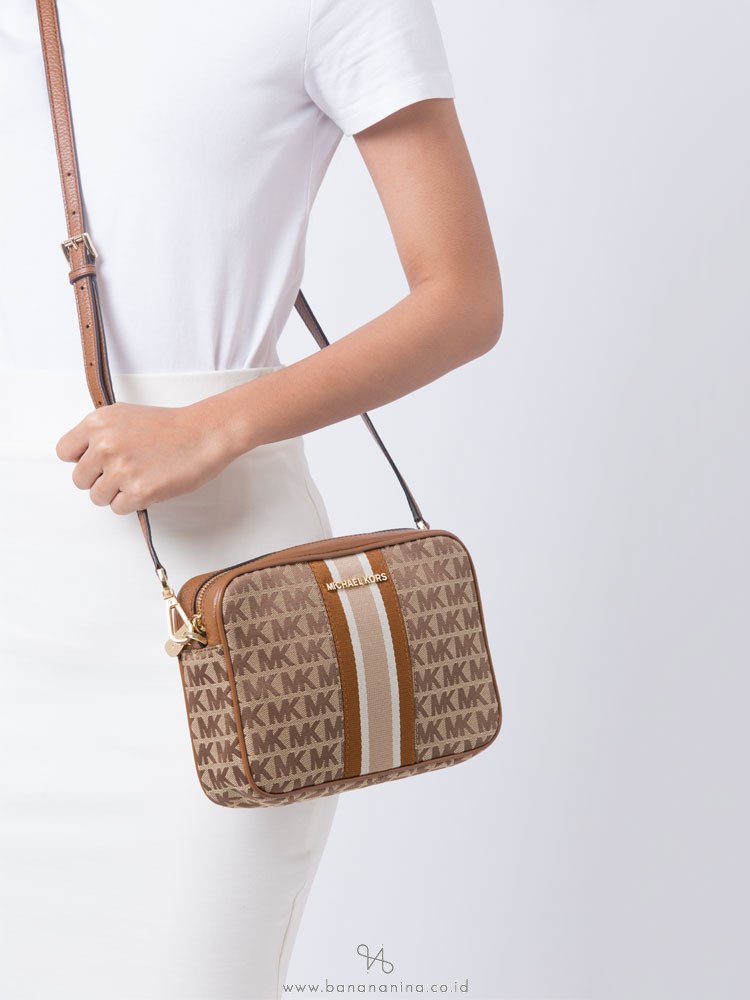MICHAEL KORS Jet Set Stripe Monogram Large Crossbody Beige Ebony Luggage