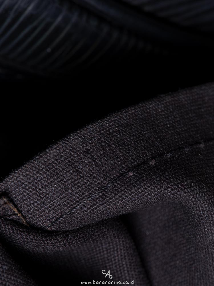 LOUIS VUITTON Epi Montaigne GM Black