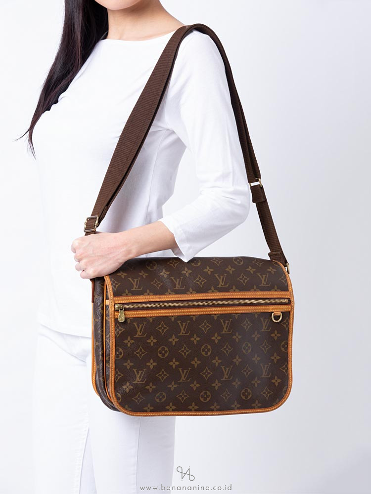 LOUIS VUITTON Monogram Bosphore GM