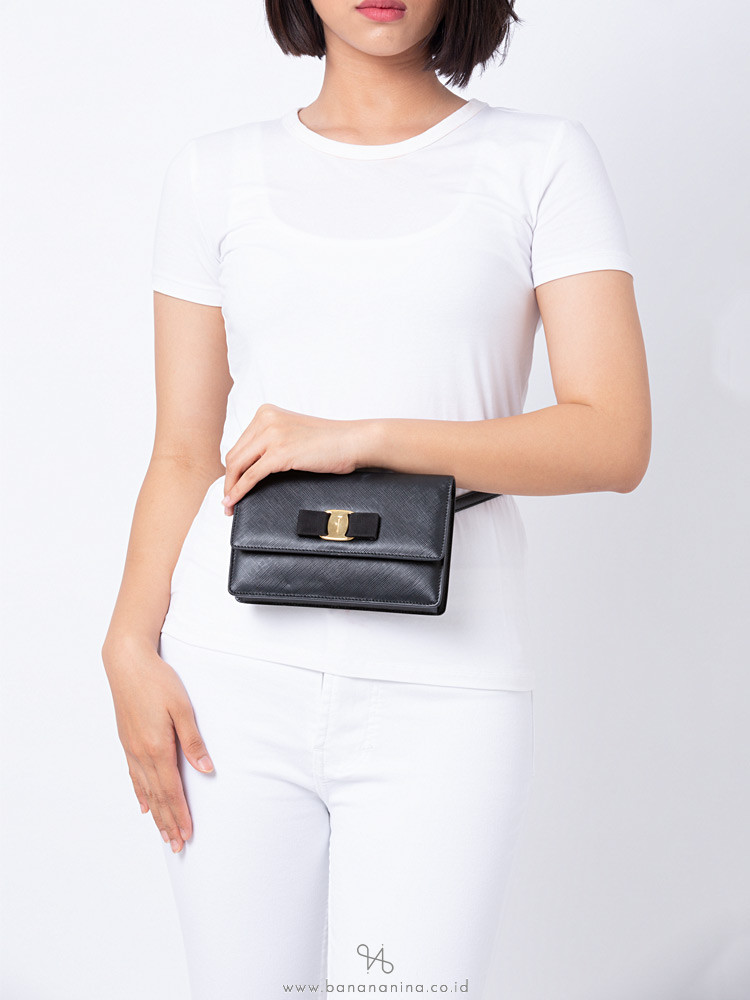 SALVATORE FERRAGAMO Vara Bow Mini Crossbody Black