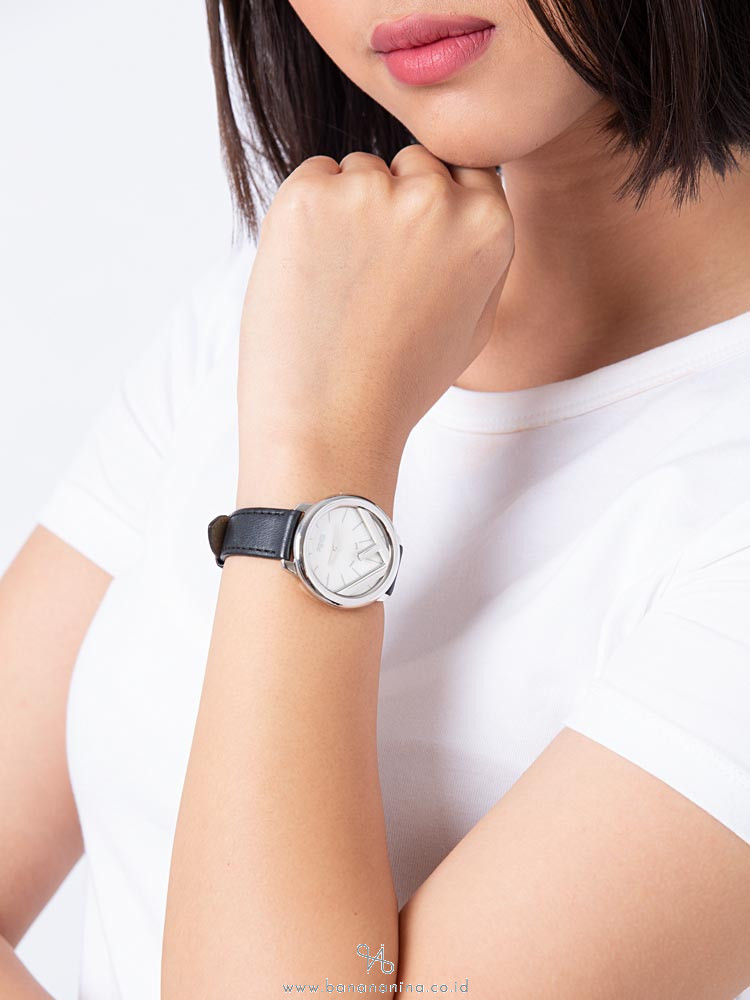 FENDI Runaway Leather Watch Black Silver