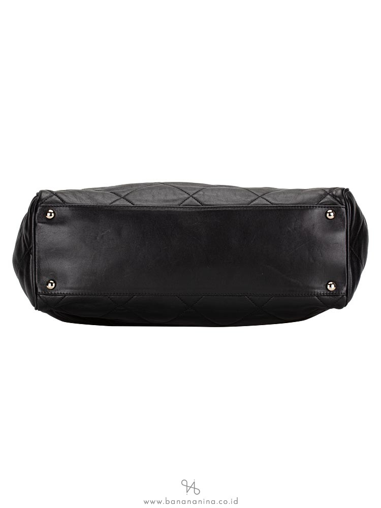 CHANEL Quilted Lambskin Door Latch Shopper Black