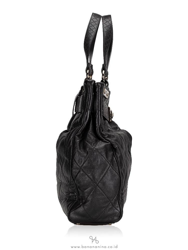 CHANEL Quilted Lambskin Door Latch Shopper Black