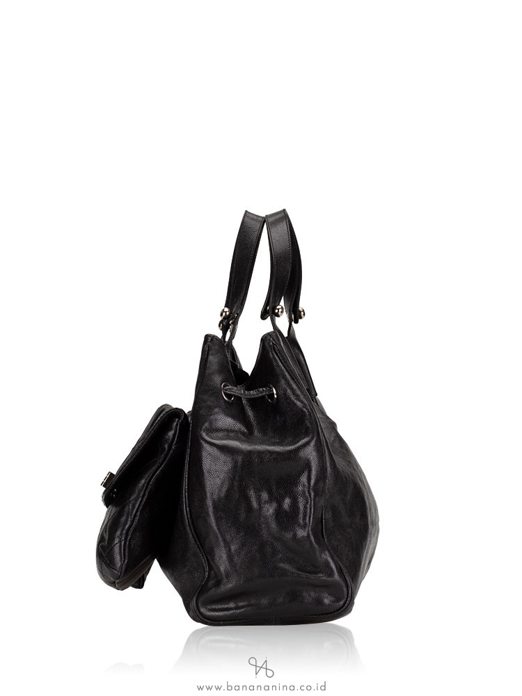 CHANEL Glazed Caviar Pocket In The City Tote Black