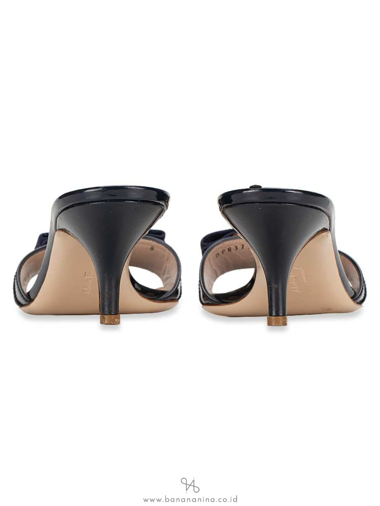 SALVATORE FERRAGAMO Glory Patent Bow Slide Black Sz 8