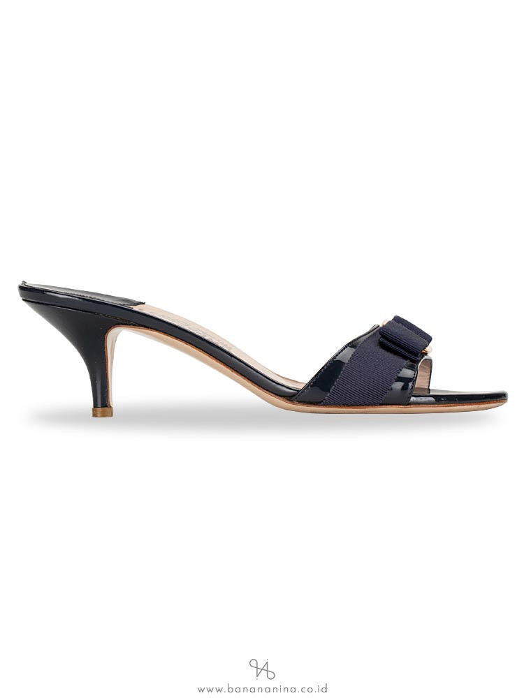 SALVATORE FERRAGAMO Glory Patent Bow Slide Black Sz 8