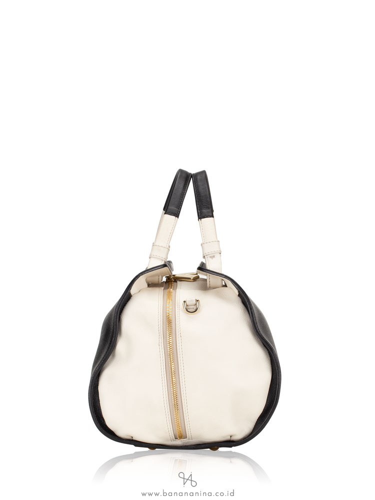 FURLA Venus Medium Satchel Onyx Petalo
