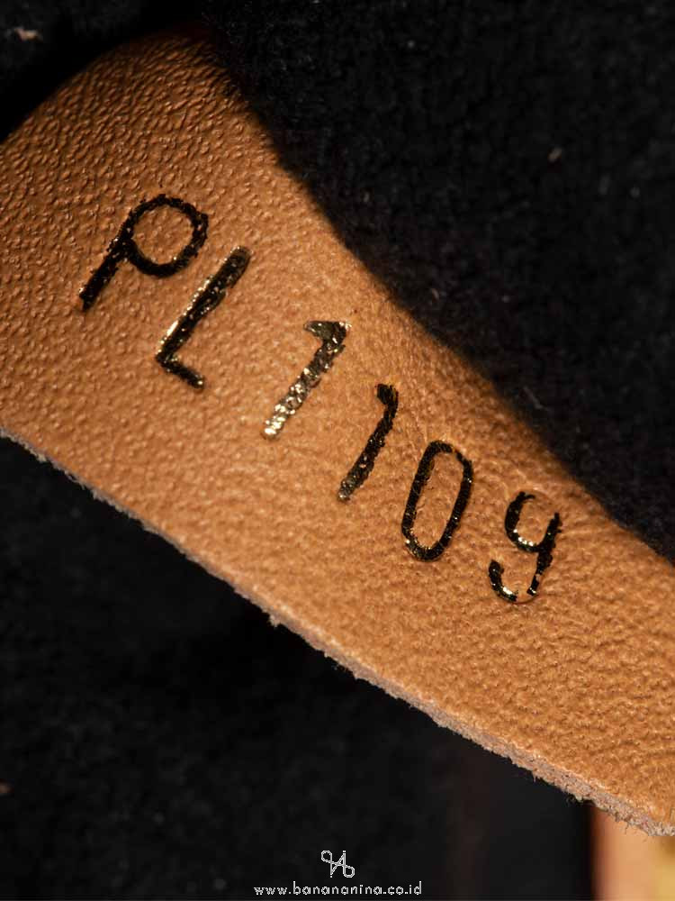 LOUIS VUITTON Giant Reverse Monogram Boite Chapeau Souple